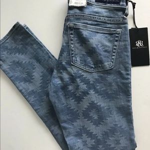 Rock and Republic Dream Catcher Skinny Jeans (6M)